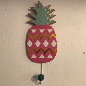 Pineapple hook